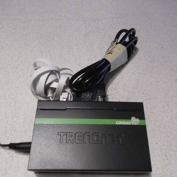 TRENDnet Green Net S/N CA0E505001163 Made In USA - Picture 5 of 5